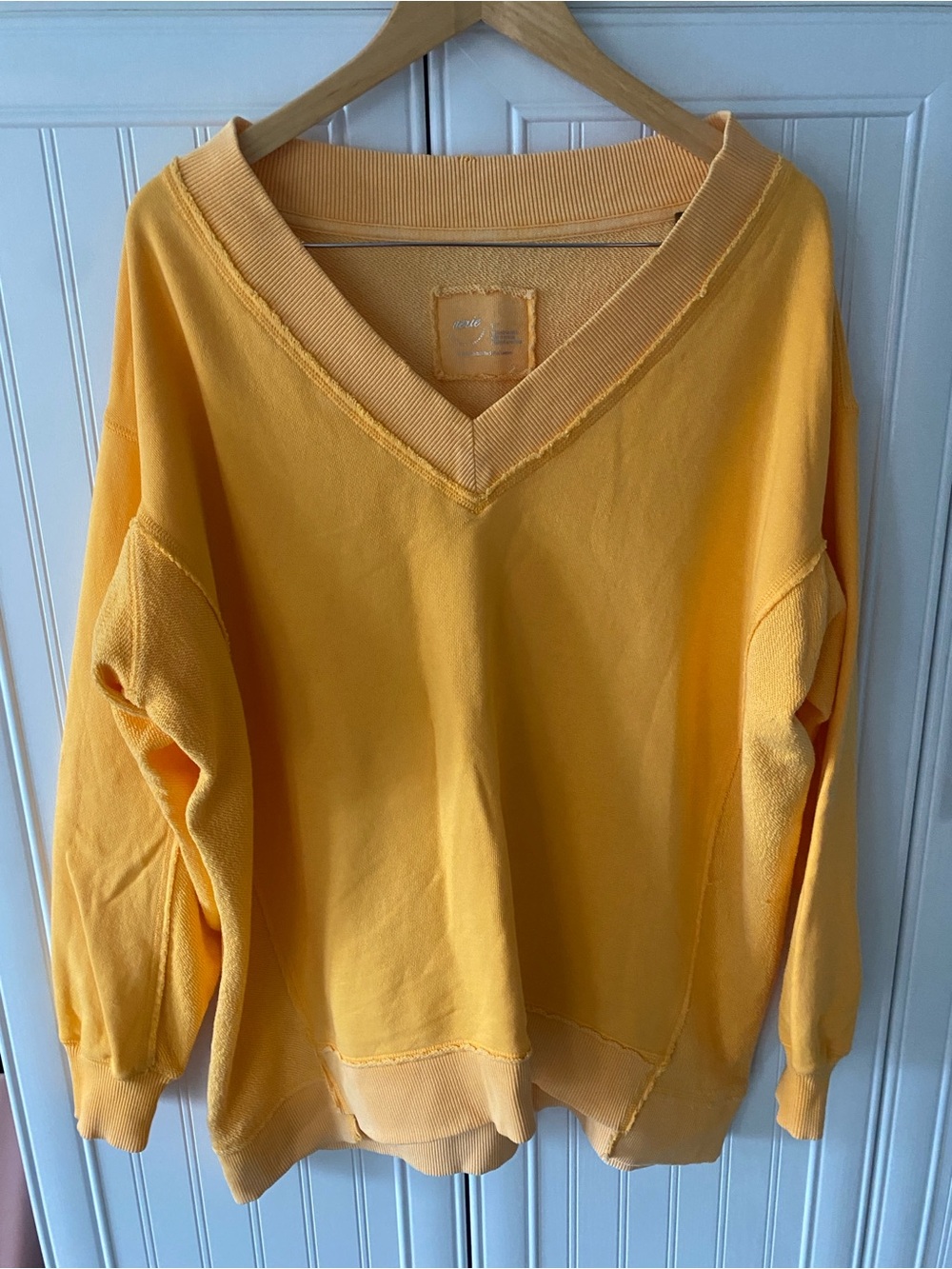 aerie Women's Sunny Yellow V-Neck Sweater